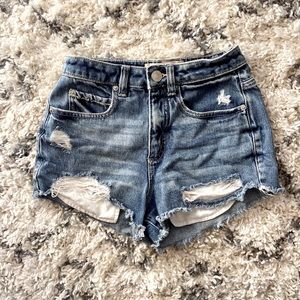 🌴medium wash distressed garage festival short